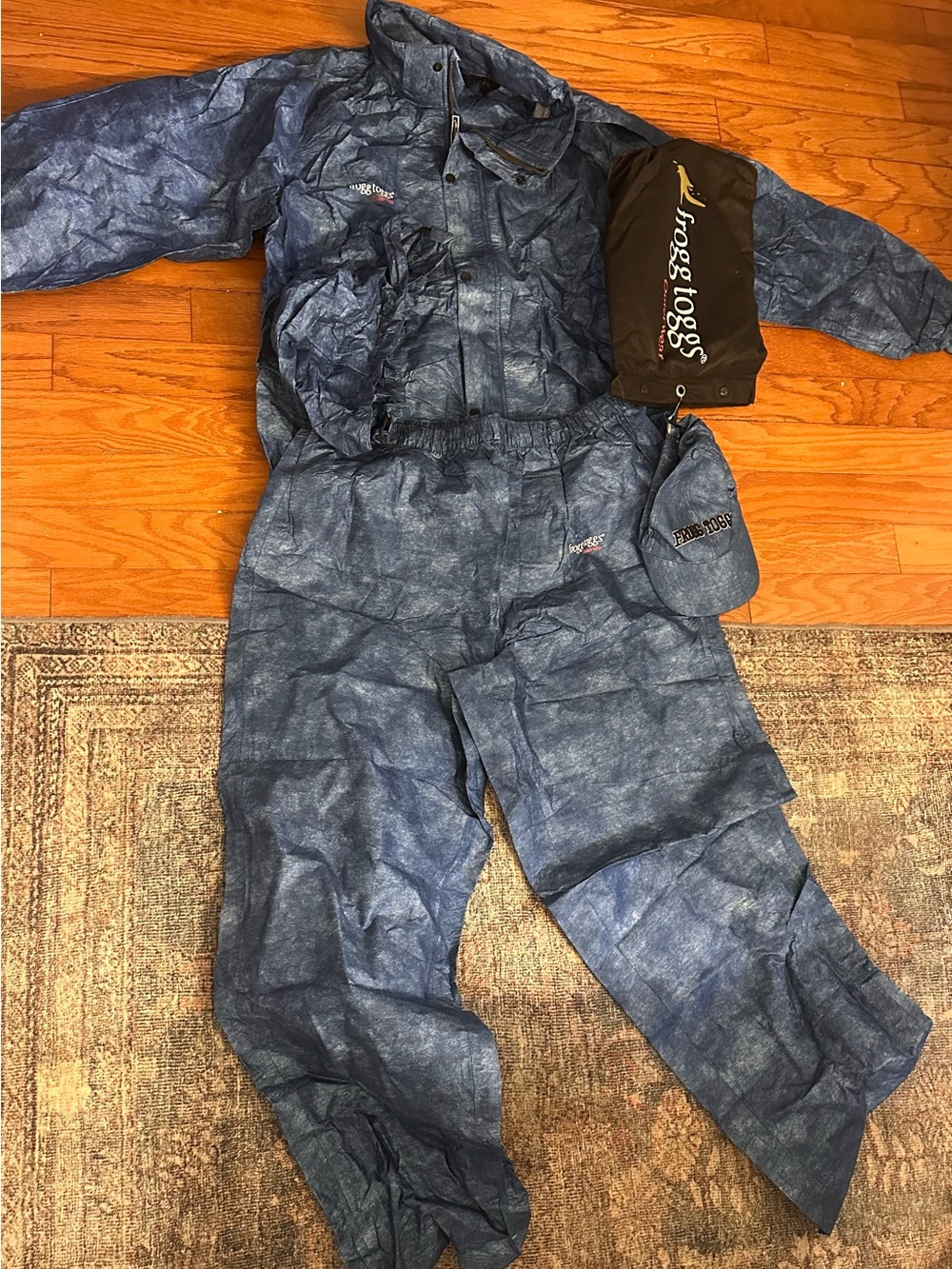 Frogg Toggs Men’s XL Rain Suit Jacket Pants Hat Bag Blue Camo Waterproof